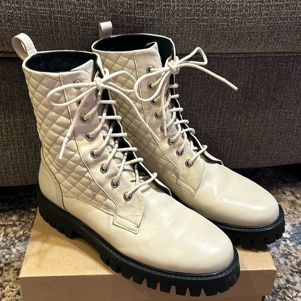 ASRA lace up ankle boots in bone quilted leather - Women's Size 10